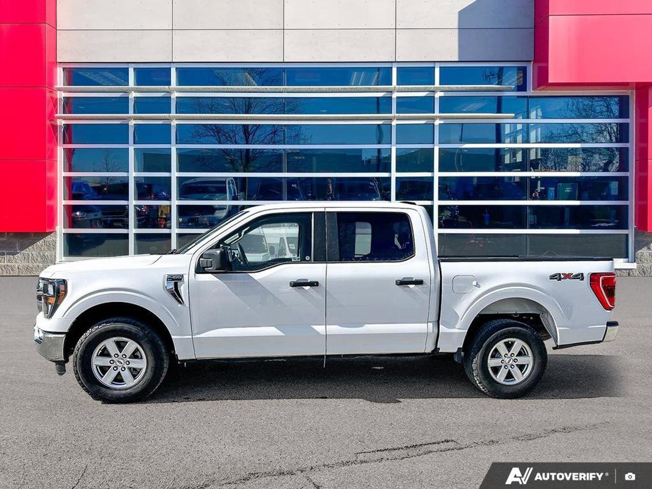 2023 Ford F-150 XLT Crew 4X4 | 3.5L EcoBoost | Trailer Brake Controller | Power Seat | Rear Camera | and More ! Photo