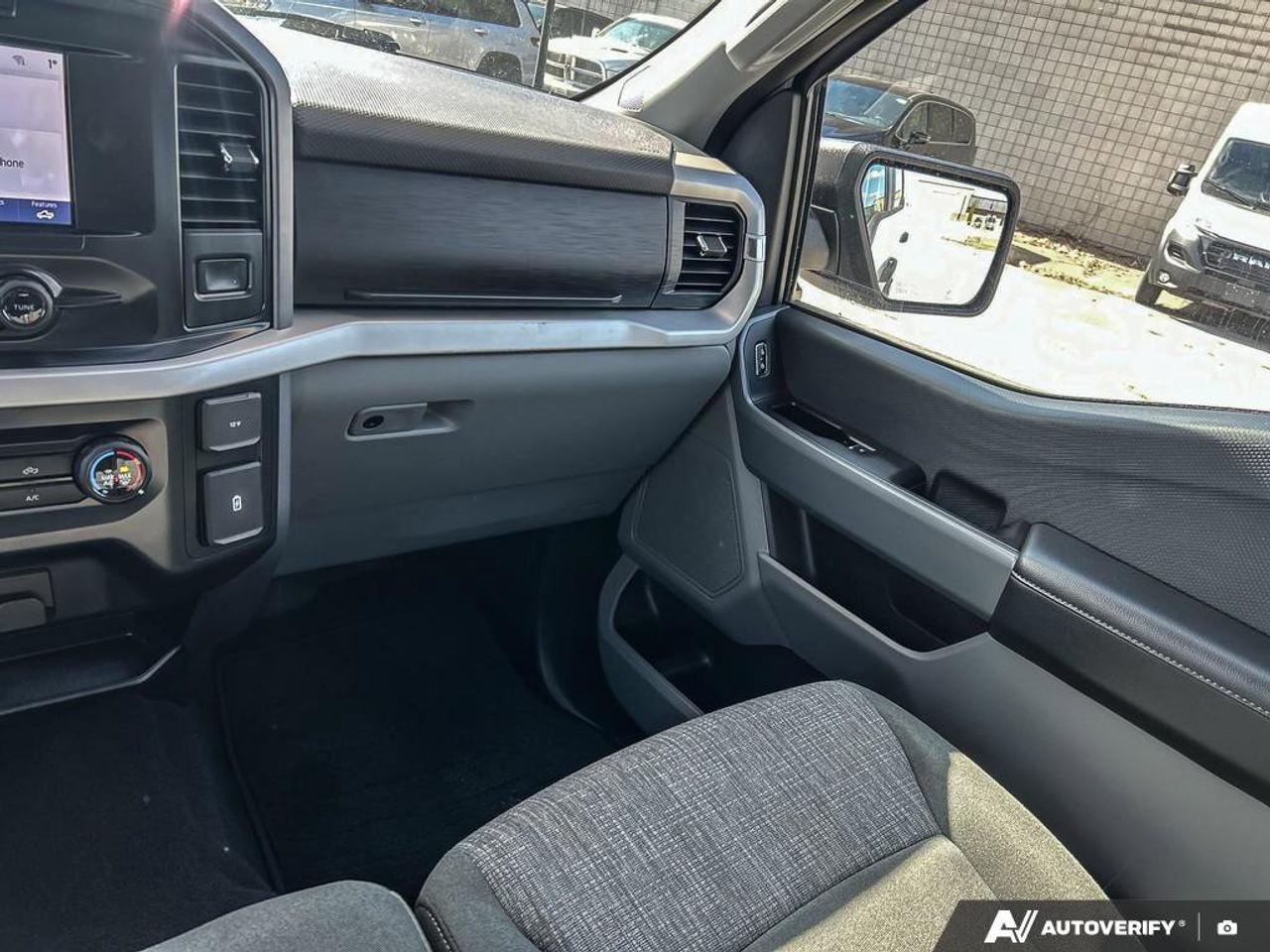 2023 Ford F-150 XLT Crew 4X4 | 3.5L EcoBoost | Trailer Brake Controller | Power Seat | Rear Camera | and More ! Photo