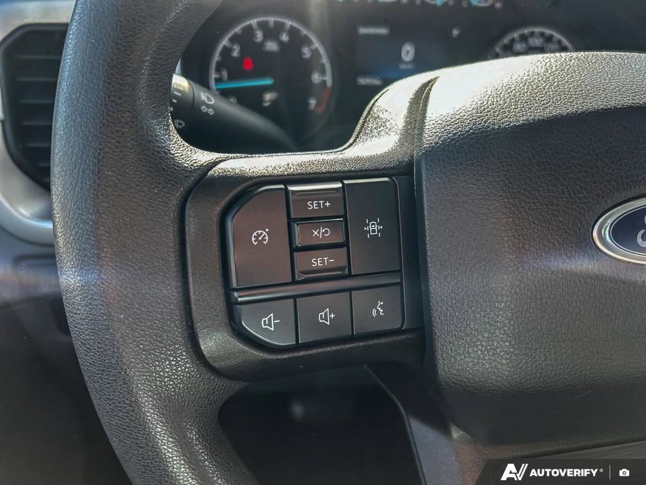2023 Ford F-150 XLT Crew 4X4 | 3.5L EcoBoost | Trailer Brake Controller | Power Seat | Rear Camera | and More ! Photo