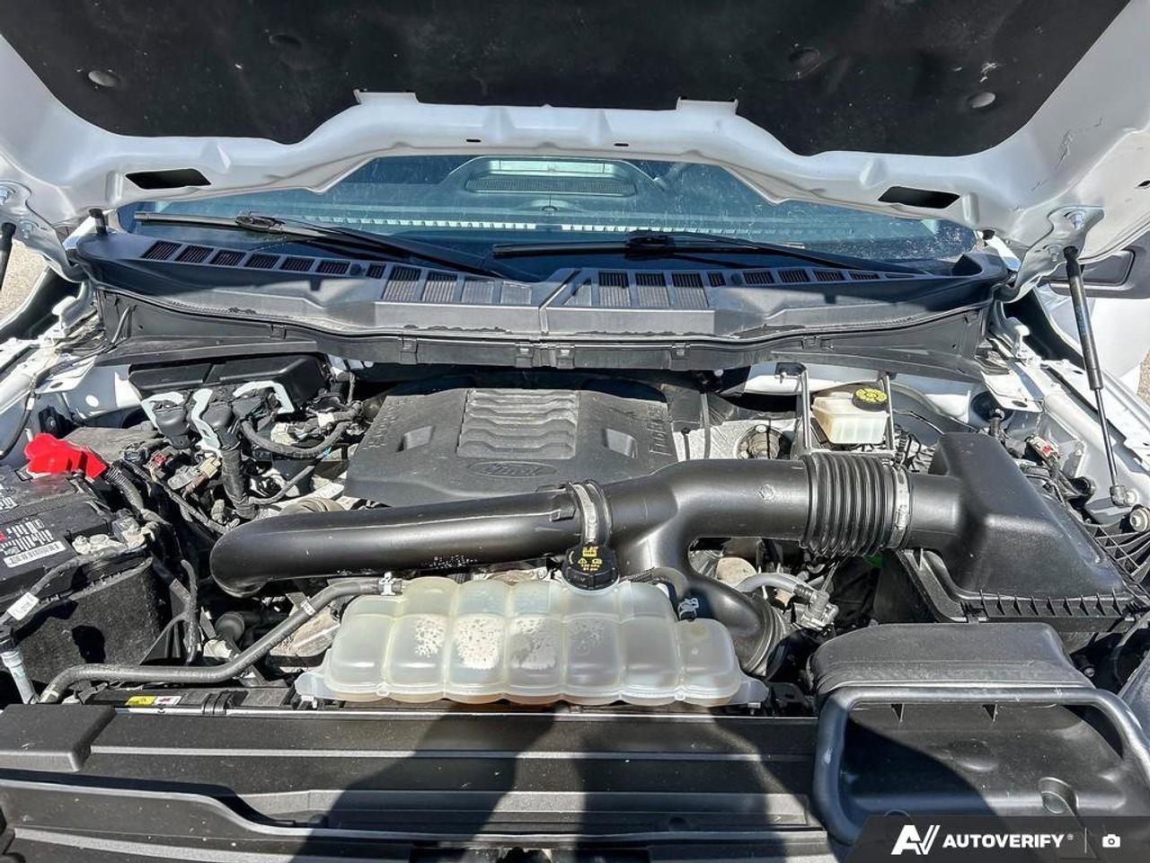 2023 Ford F-150 XLT Crew 4X4 | 3.5L EcoBoost | Trailer Brake Controller | Power Seat | Rear Camera | and More ! Photo