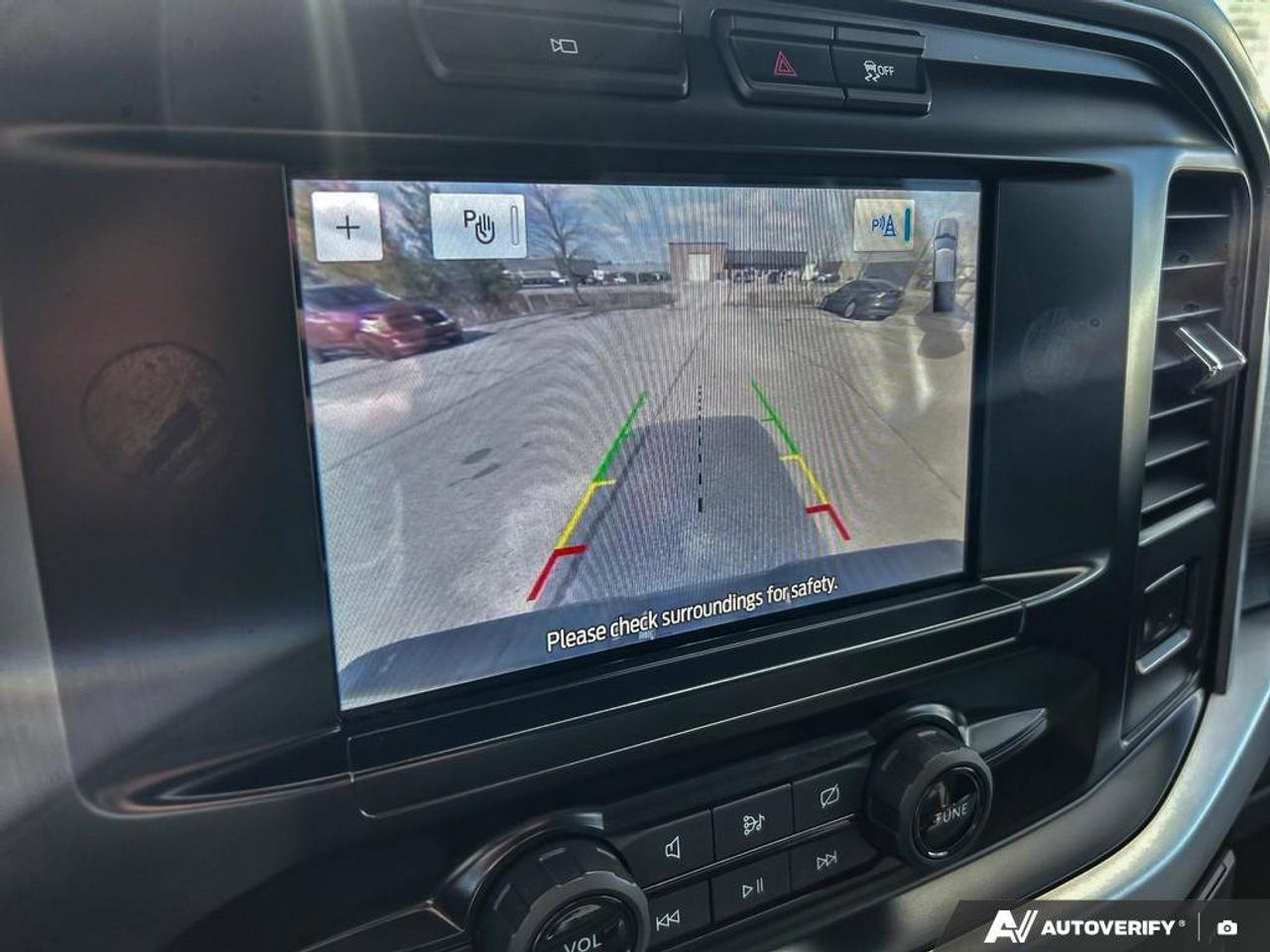 2023 Ford F-150 XLT Crew 4X4 | 3.5L EcoBoost | Trailer Brake Controller | Power Seat | Rear Camera | and More ! Photo