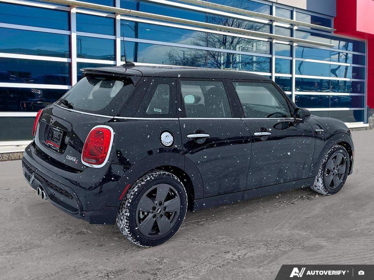 2024 MINI 5 Door Cooper S | Leatherette Seats | Clean Carfax | Sunroof | Photo