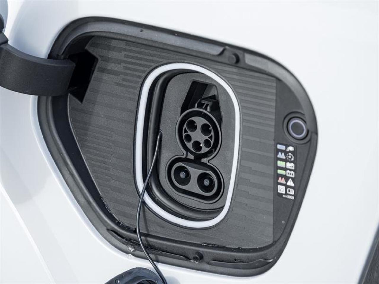 2026 Cadillac Escalade IQ Luxury Photo4