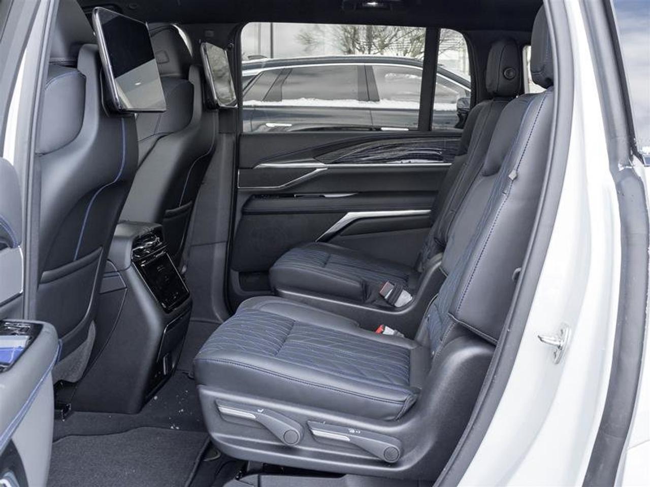 2026 Cadillac Escalade IQ Luxury Photo