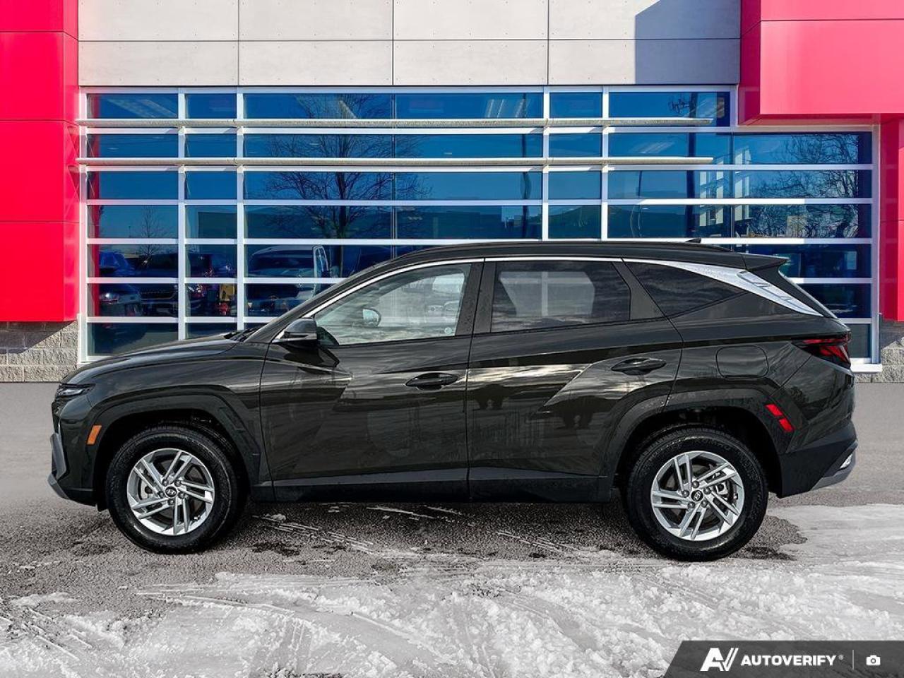 2025 Hyundai Tucson Preferred AWD | Heated Seats + Steering | Remote Start | Carplay | Adaptive Cruise | and More ! Photo