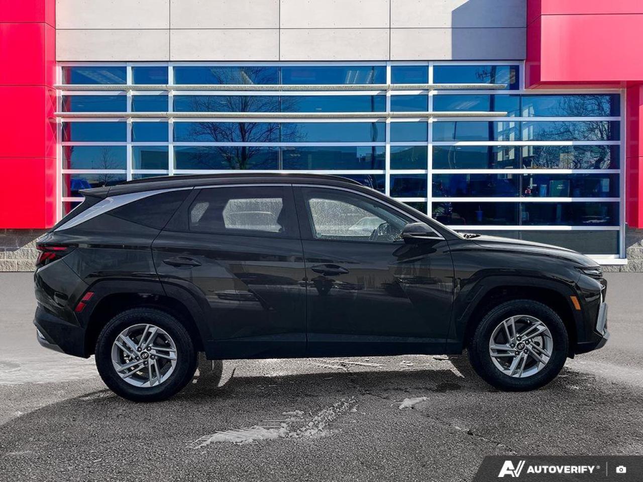 2025 Hyundai Tucson Preferred AWD | Heated Seats + Steering | Remote Start | Carplay | Adaptive Cruise | and More ! Photo