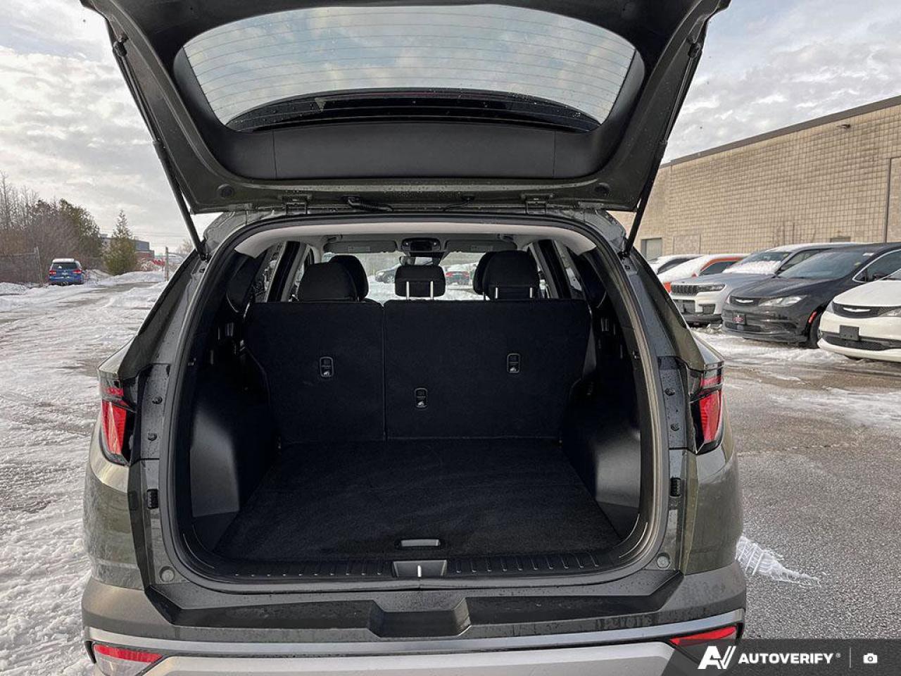 2025 Hyundai Tucson Preferred AWD | Heated Seats + Steering | Remote Start | Carplay | Adaptive Cruise | and More ! Photo