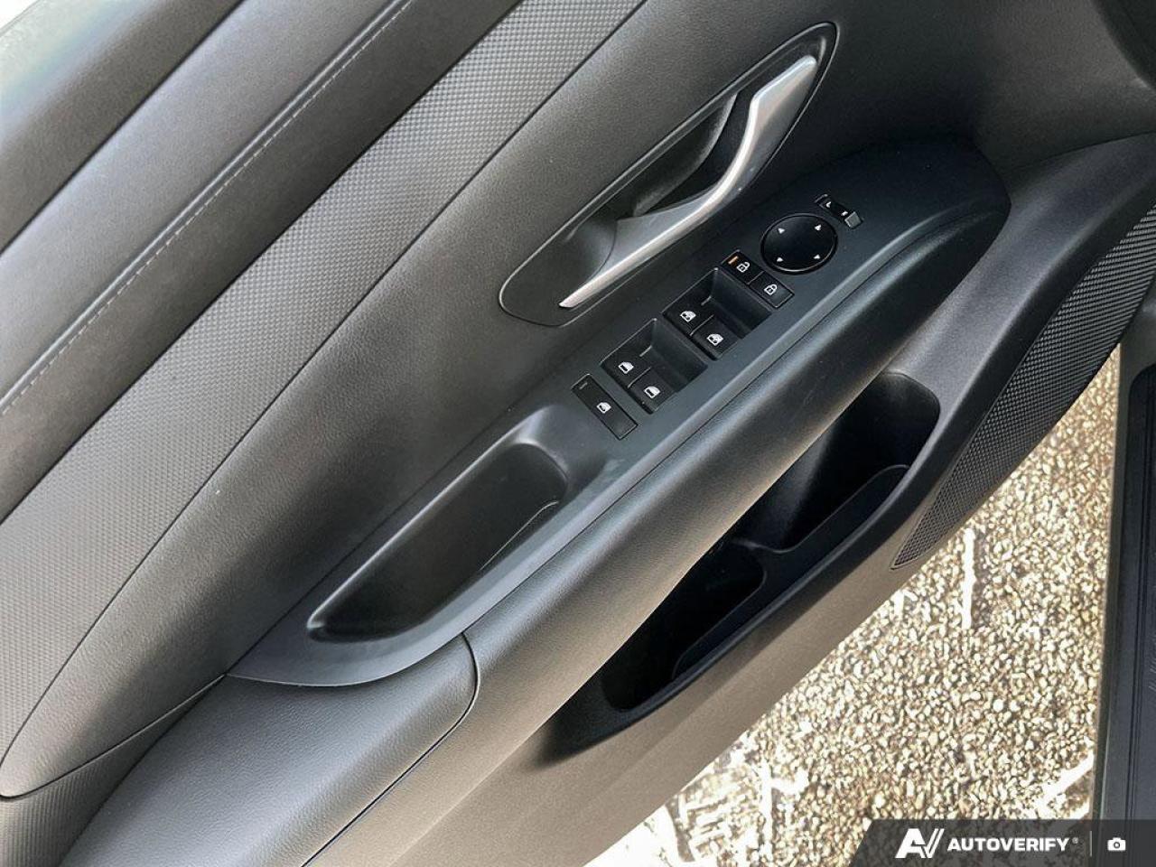 2025 Hyundai Tucson Preferred AWD | Heated Seats + Steering | Remote Start | Carplay | Adaptive Cruise | and More ! Photo