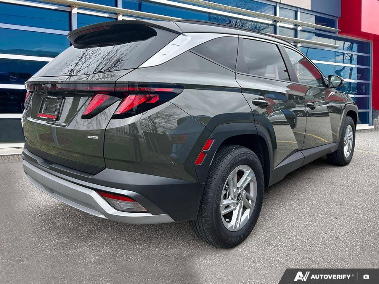 2025 Hyundai Tucson Preferred AWD | Heated Seats + Steering | Remote Start | Carplay | Adaptive Cruise | and More ! Photo4