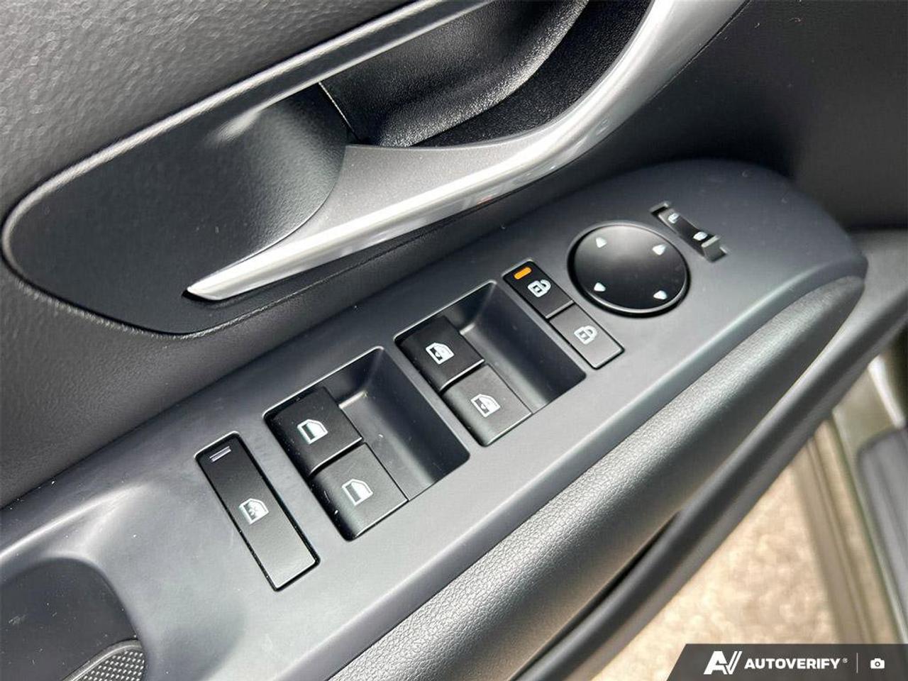 2025 Hyundai Tucson Preferred AWD | Heated Seats + Steering | Remote Start | Carplay | Adaptive Cruise | and More ! Photo