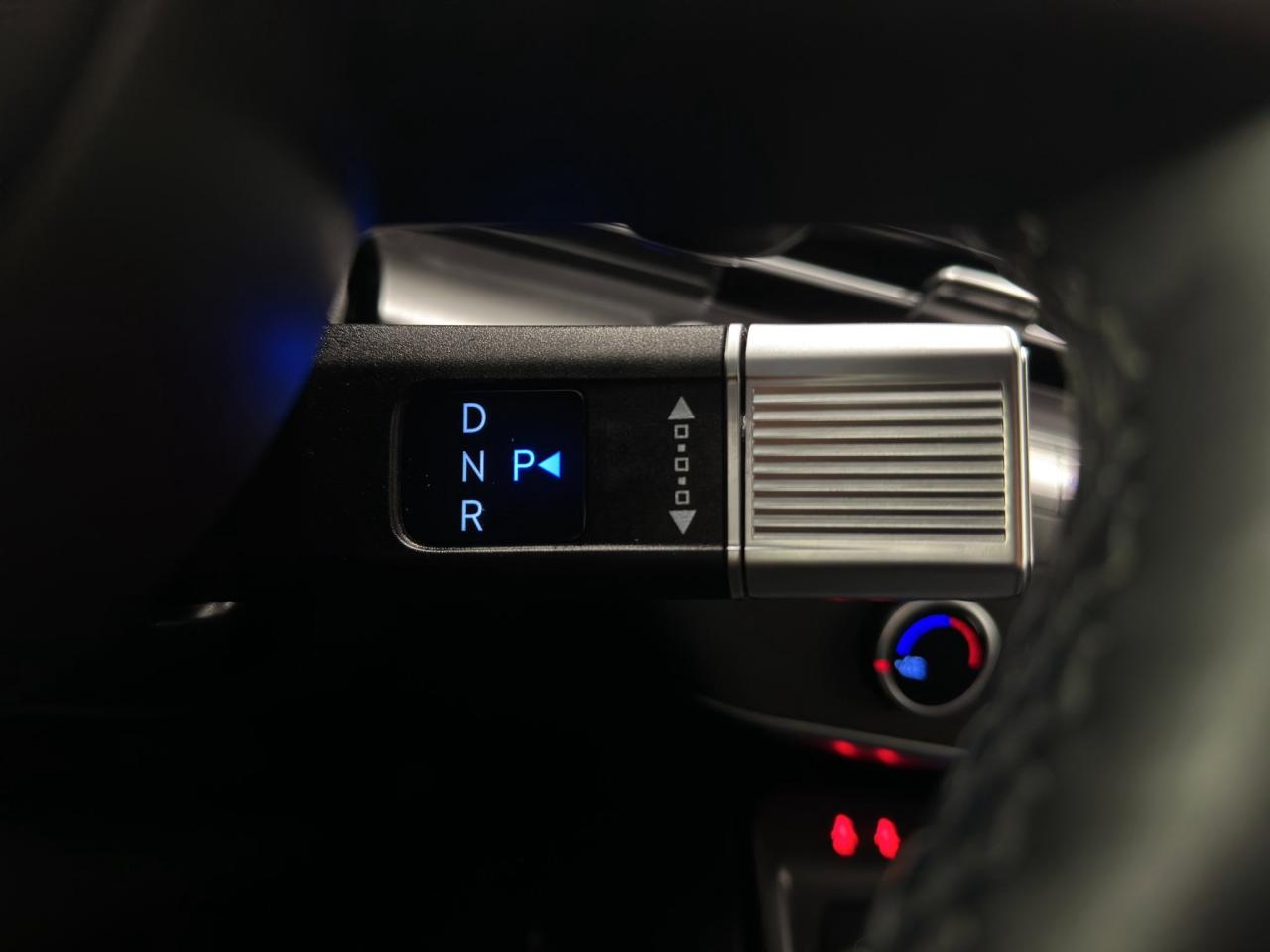 2025 Hyundai KONA Preferred Sport | Reverse Cam | Heated Seats Photo