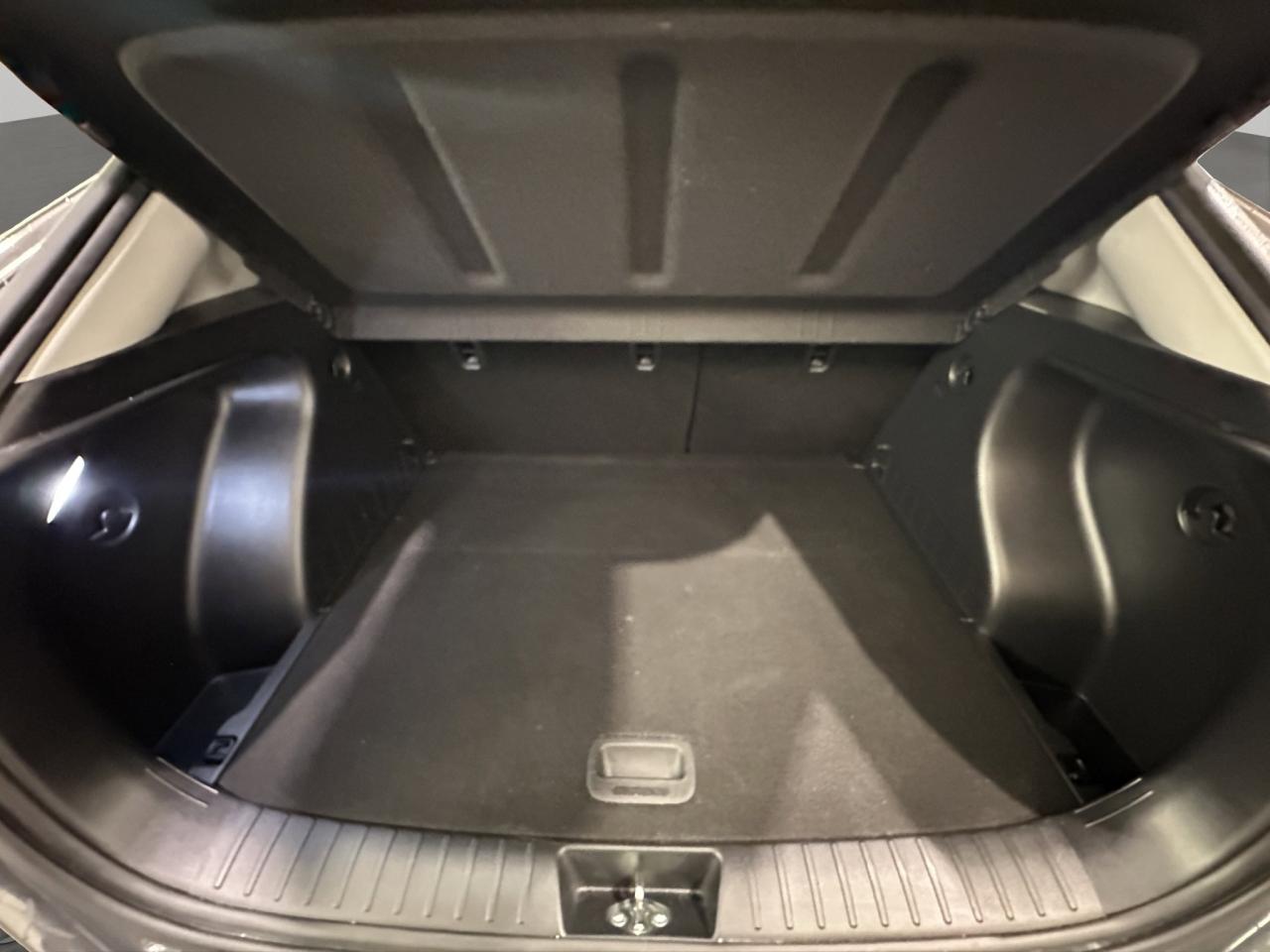 2025 Hyundai KONA Preferred Sport | Reverse Cam | Heated Seats Photo