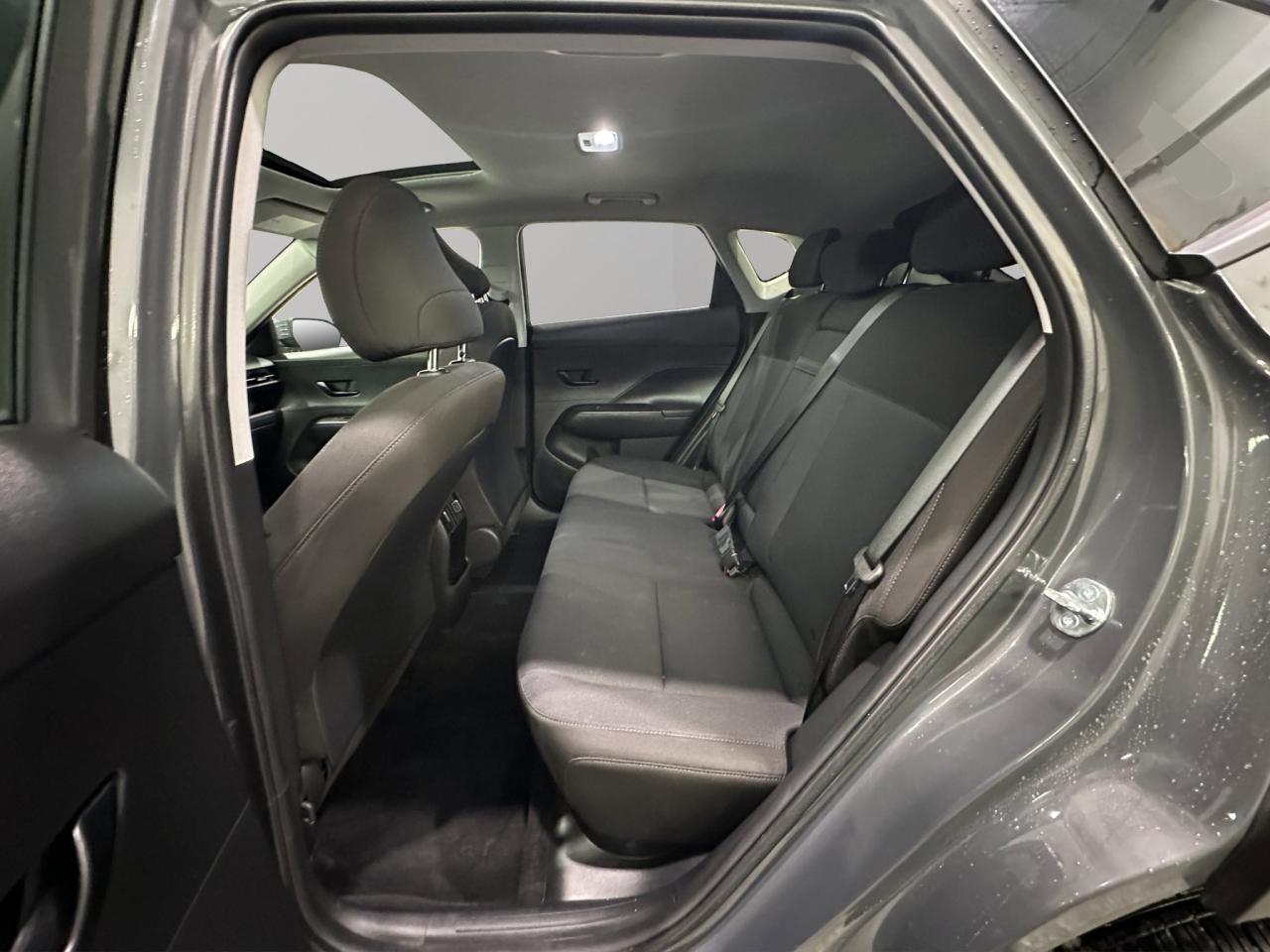 2025 Hyundai KONA Preferred Sport | Reverse Cam | Heated Seats Photo