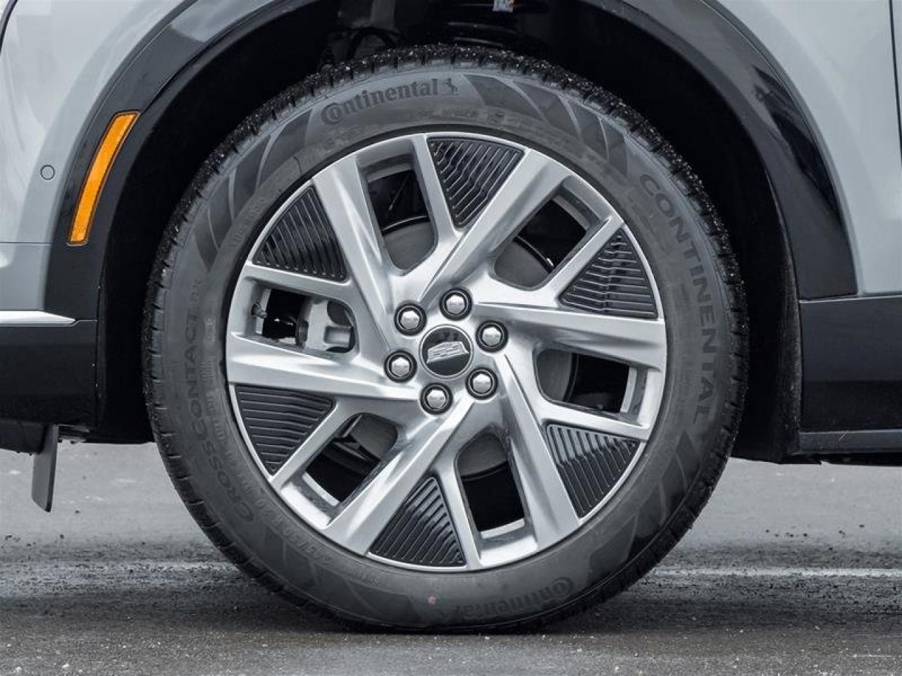 2026 Cadillac OPTIQ Luxury Photo3