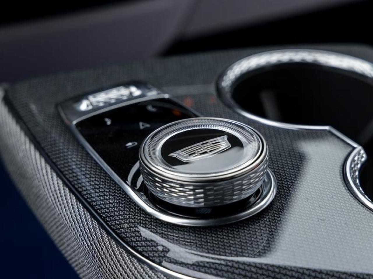 2026 Cadillac OPTIQ Luxury Photo