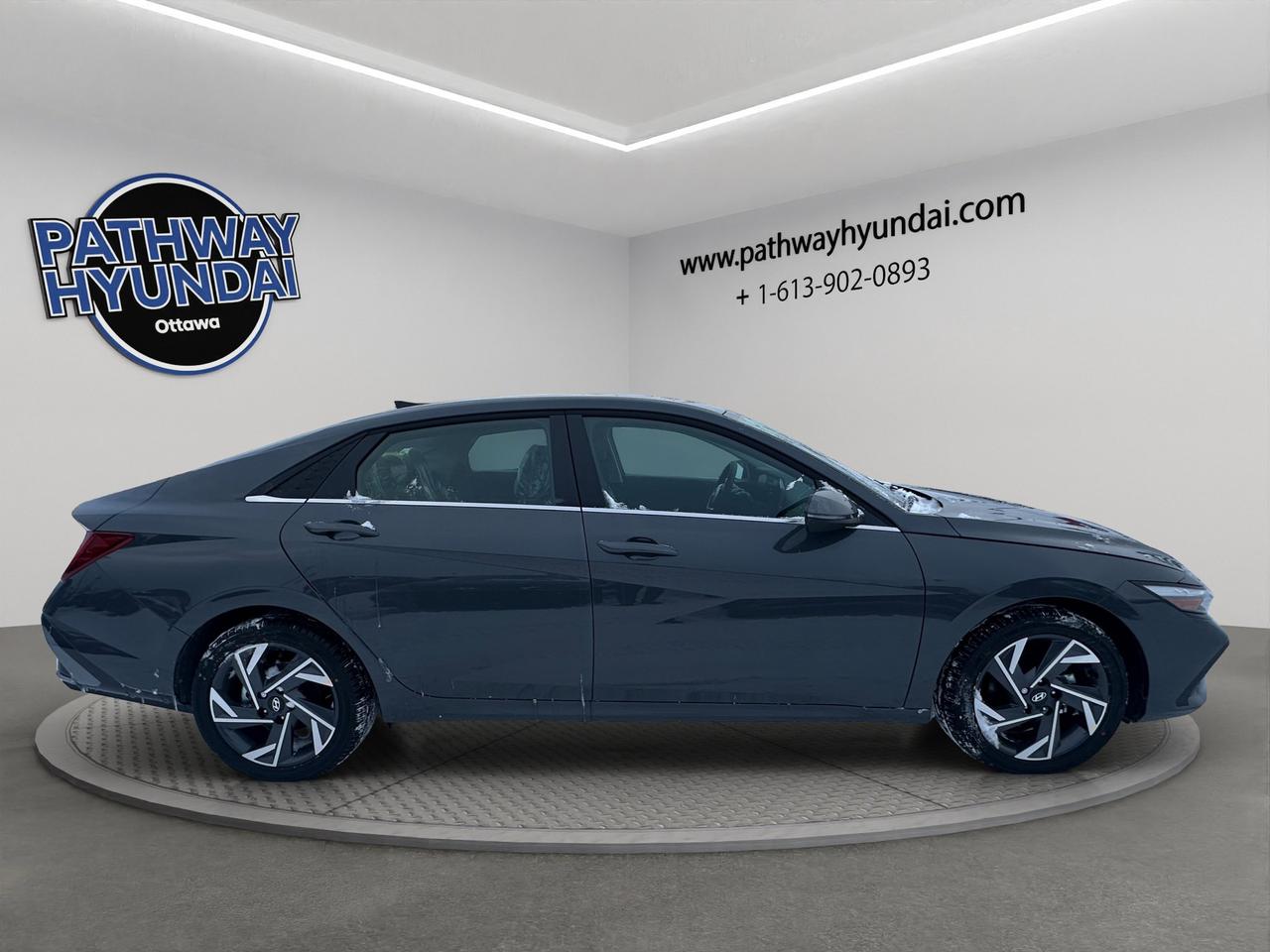 2026 Hyundai Elantra Hybrid Luxury Photo