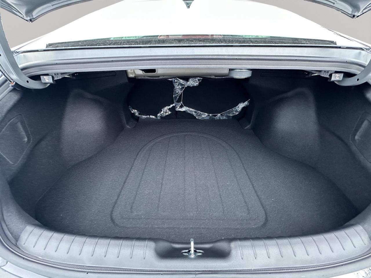 2026 Hyundai Elantra Hybrid Luxury Photo