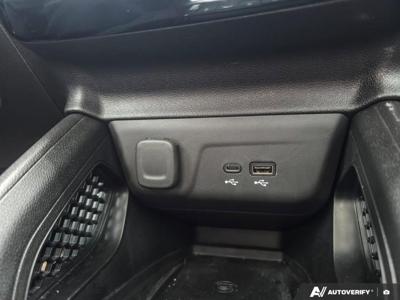 2024 Chevrolet TrailBlazer RS AWD | Leather | Heated Seats | Rear Camera | Photo