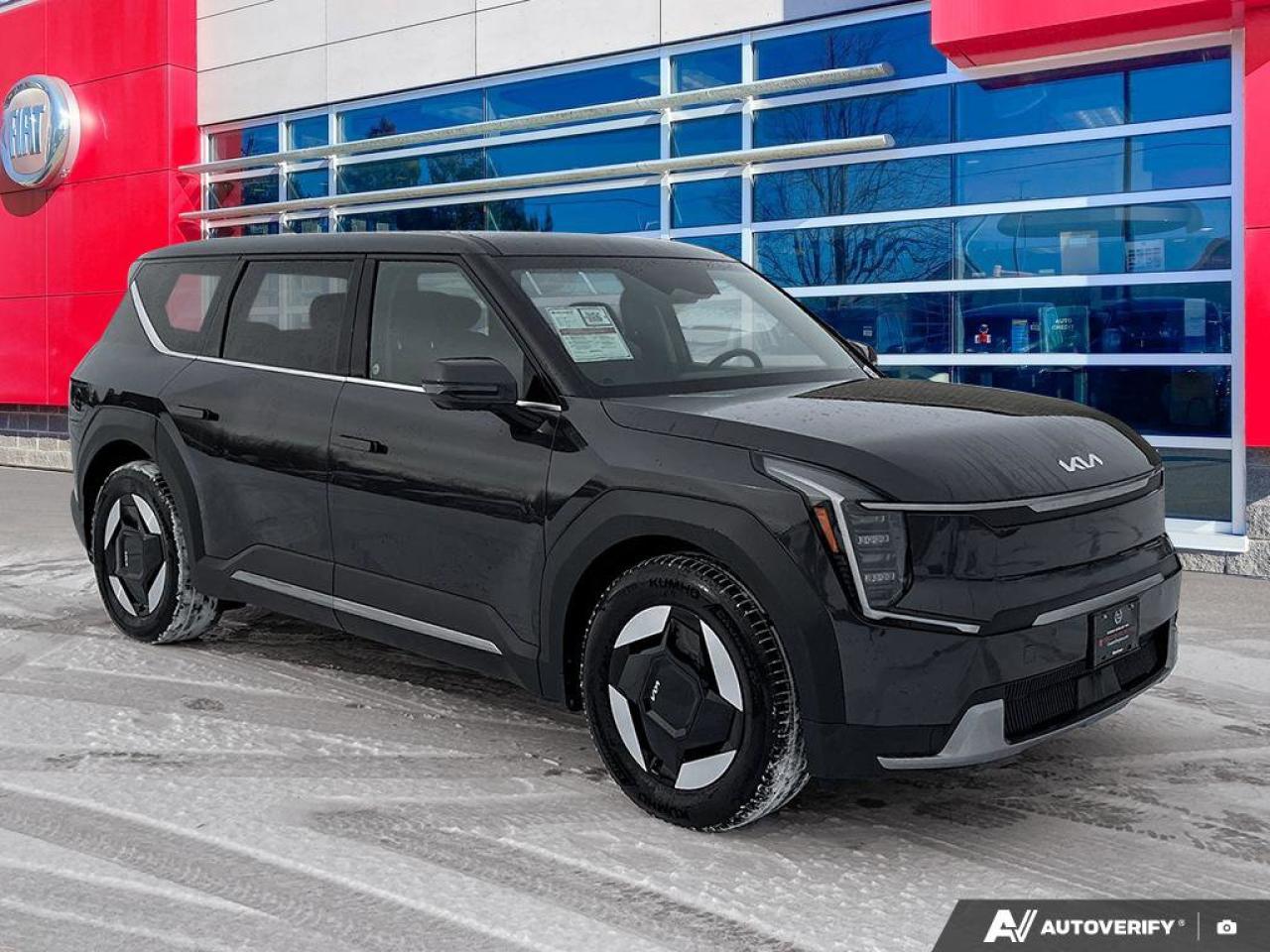 2024 Kia EV9 Wind | 3rd Row | Leather | Heated Wheel | Cooled + Heated Seats | Winter Wheels Included | and More Photo