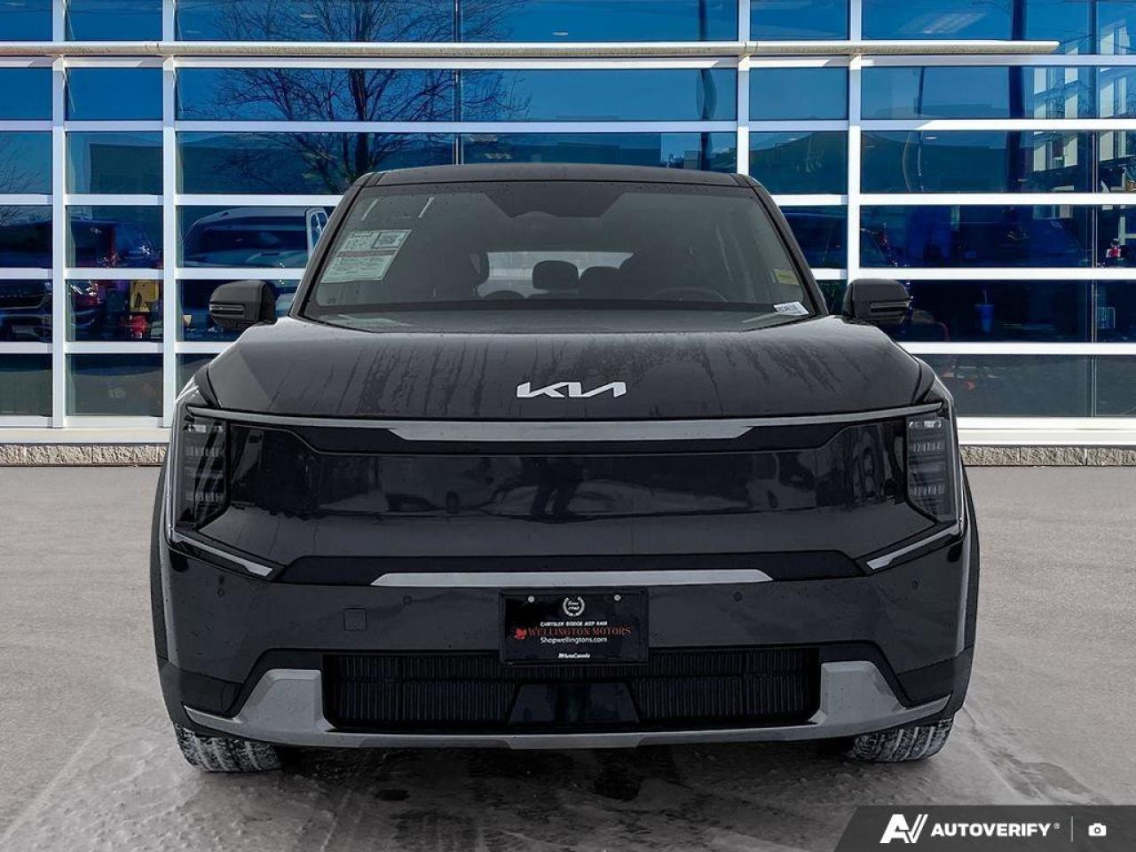 2024 Kia EV9 Wind | 3rd Row | Leather | Heated Wheel | Cooled + Heated Seats | Winter Wheels Included | and More Photo