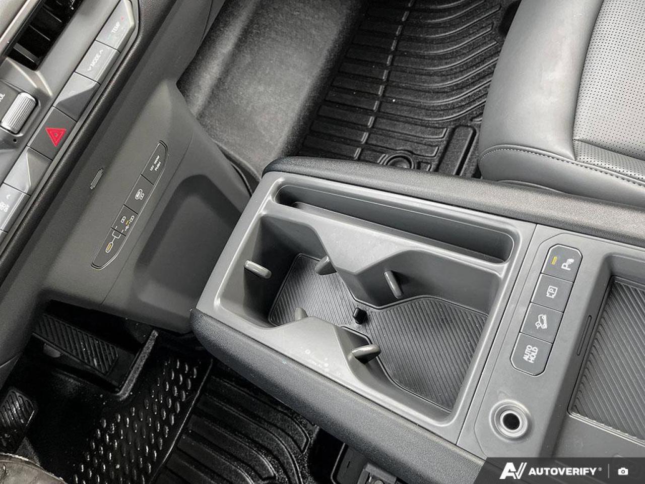 2024 Kia EV9 Wind | 3rd Row | Leather | Heated Wheel | Cooled + Heated Seats | Winter Wheels Included | and More Photo