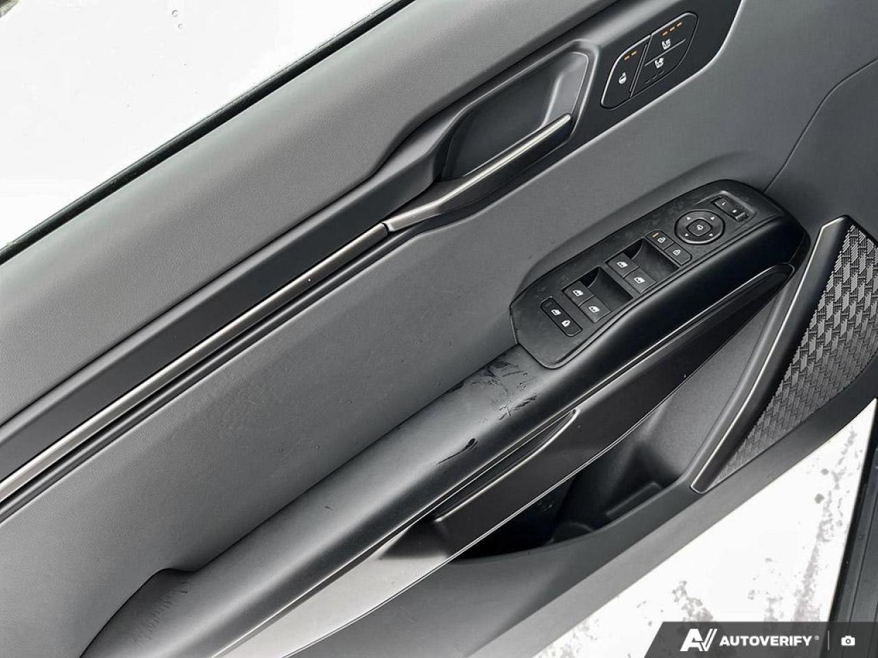 2024 Kia EV9 Wind | 3rd Row | Leather | Heated Wheel | Cooled + Heated Seats | Winter Wheels Included | and More Photo