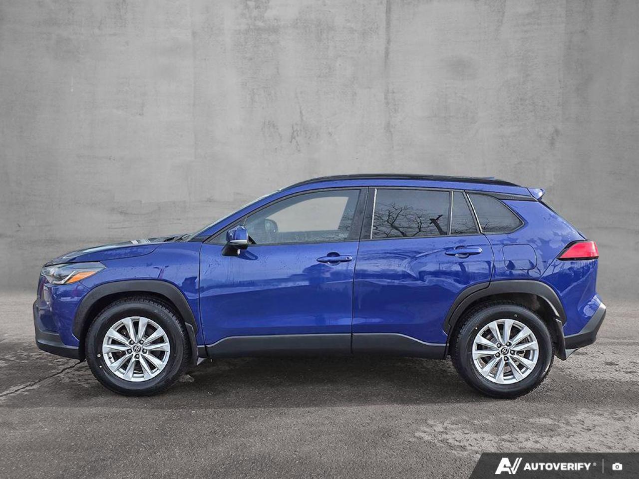 2022 Toyota Corolla Cross LE AWD | Apple Car Play | Android Auto | Heated Seats | Photo