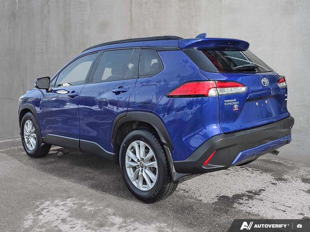 2022 Toyota Corolla Cross LE AWD | Apple Car Play | Android Auto | Heated Seats | Photo