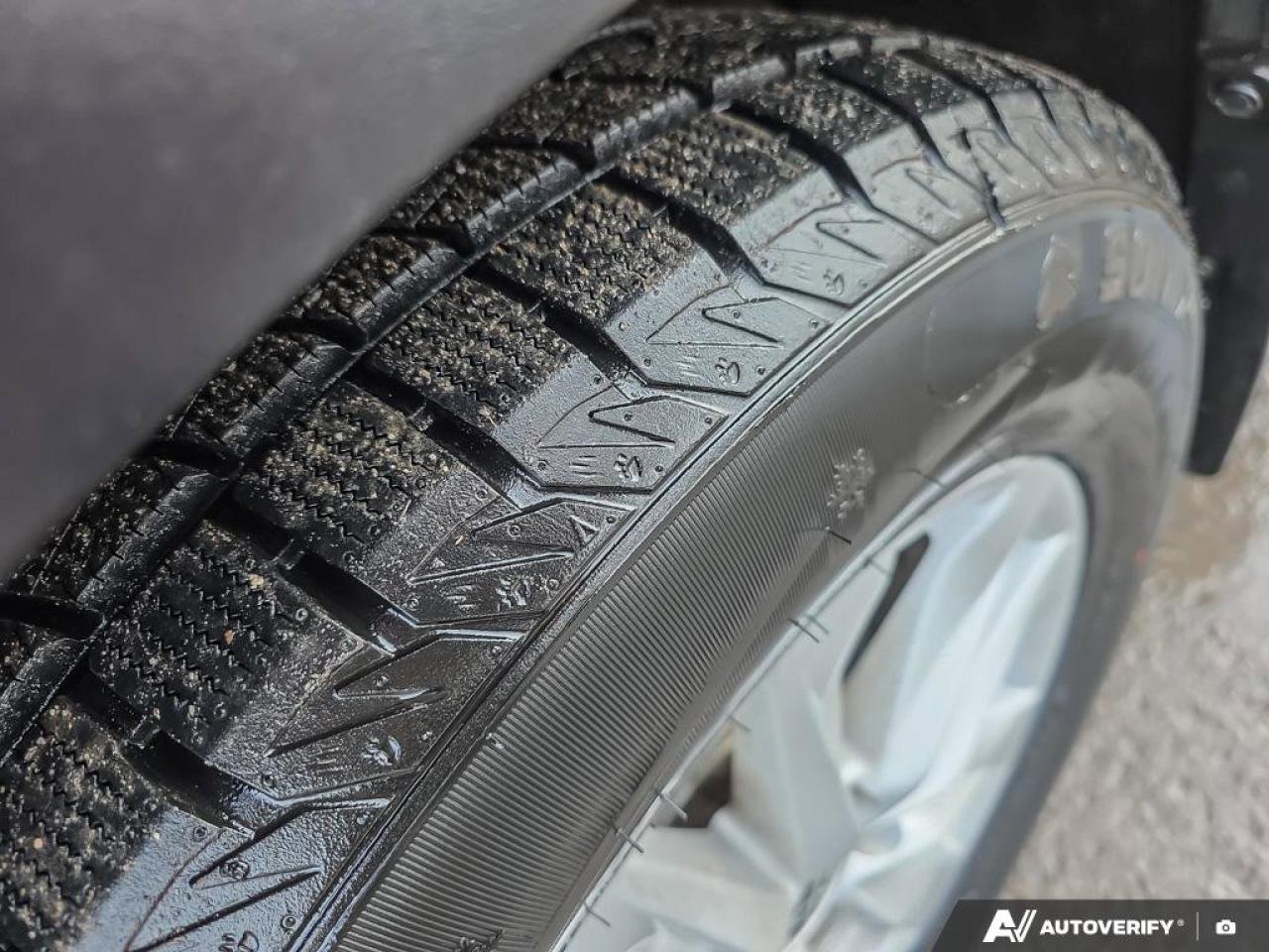 2022 Toyota Corolla Cross LE AWD | Apple Car Play | Android Auto | Heated Seats | Photo