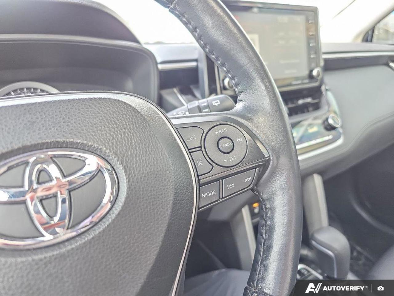 2022 Toyota Corolla Cross LE AWD | Apple Car Play | Android Auto | Heated Seats | Photo