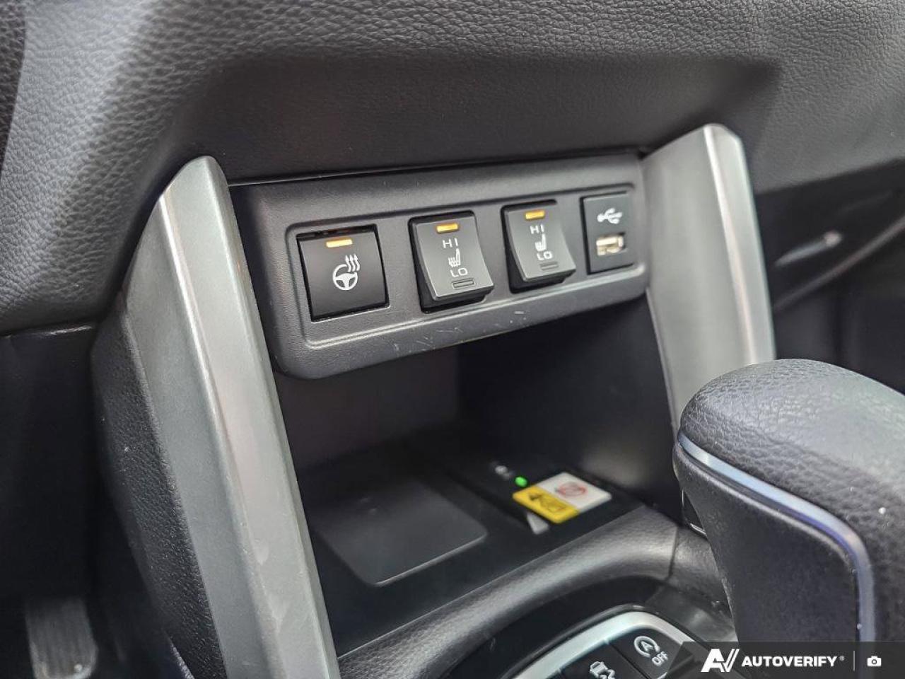 2022 Toyota Corolla Cross LE AWD | Apple Car Play | Android Auto | Heated Seats | Photo