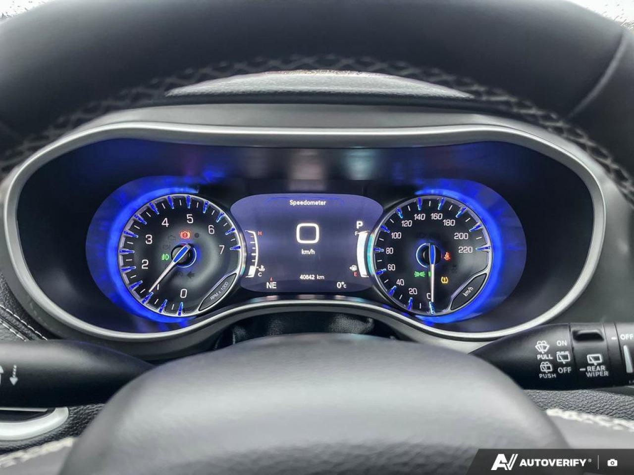 2025 Chrysler Pacifica Select Photo