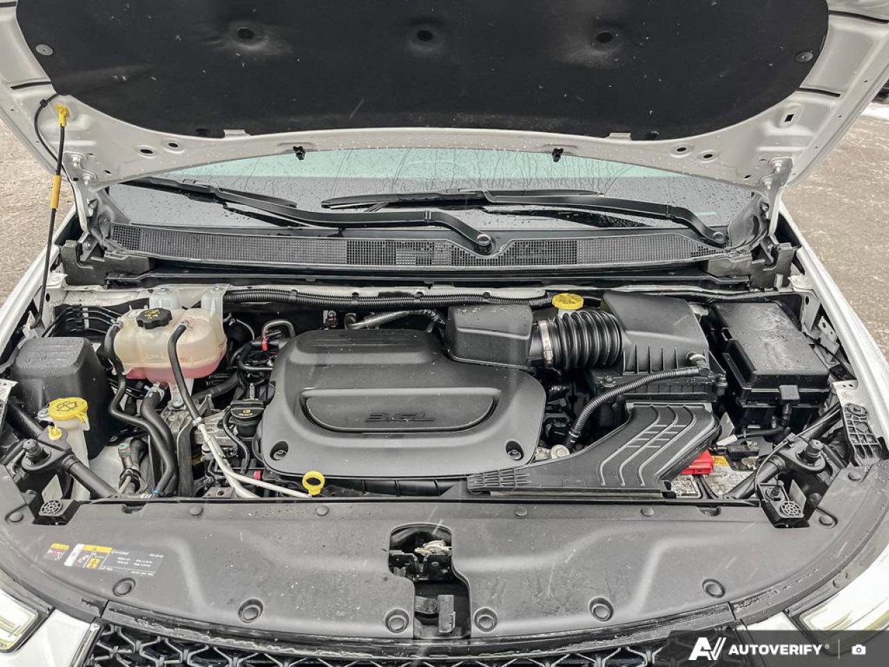 2025 Chrysler Pacifica Select Photo