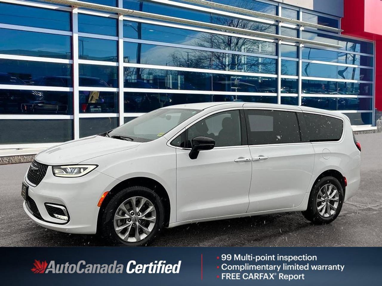 2025 Chrysler Pacifica Select | Leather | Apple CarPlay | Android Auto | Cross Traffic Alert | Lane Departure Warning | Photo