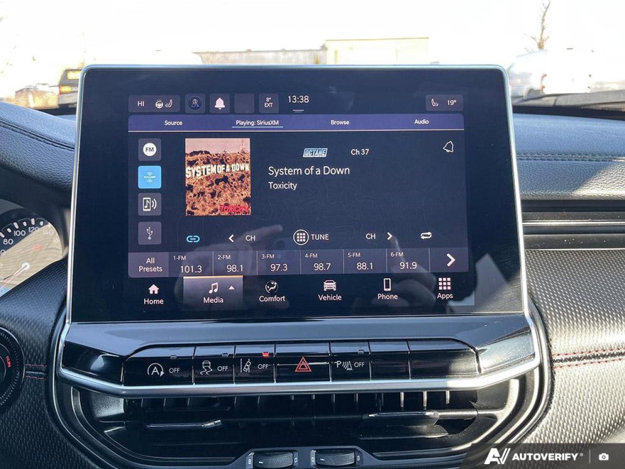 2024 Jeep Compass Trailhawk | Heated Seats/Wheel | Remote Start | Carplay | Photo