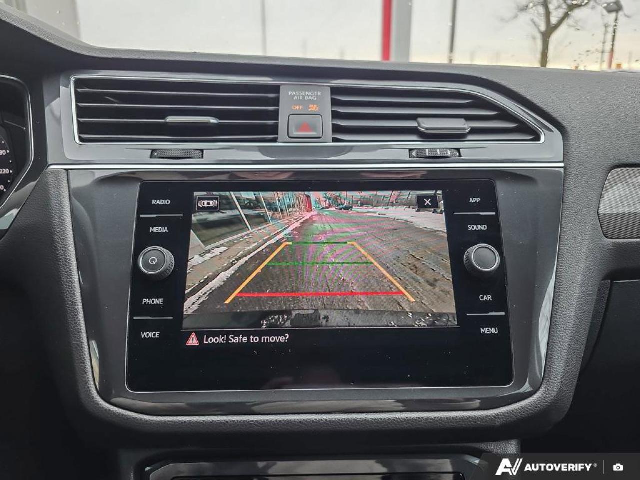 2022 Volkswagen Tiguan Comfortline | AWD | Leather | Heated Seats | Photo