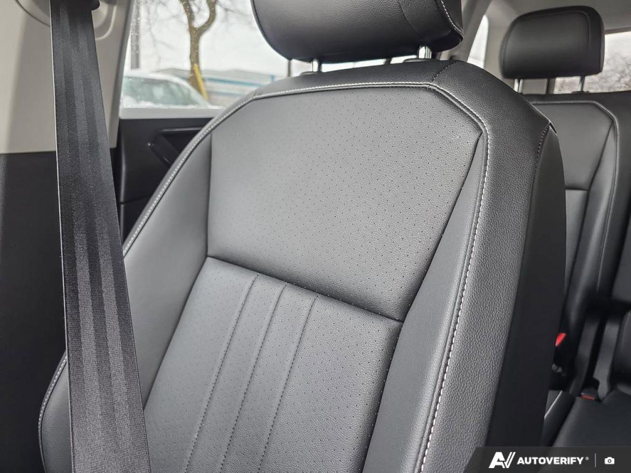 2022 Volkswagen Tiguan Comfortline | AWD | Leather | Heated Seats | Photo