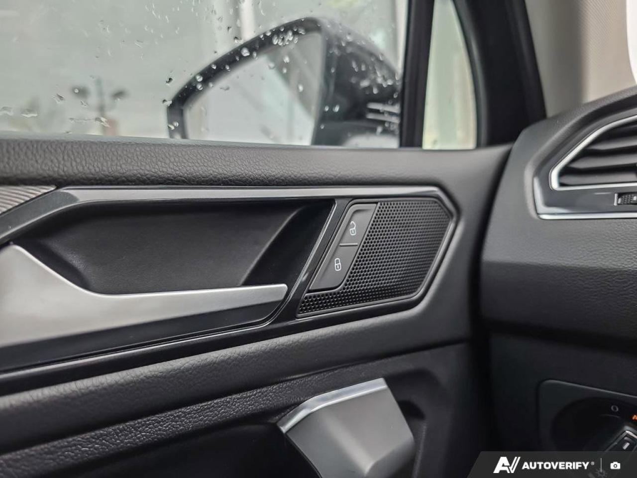 2022 Volkswagen Tiguan Comfortline | AWD | Leather | Heated Seats | Photo