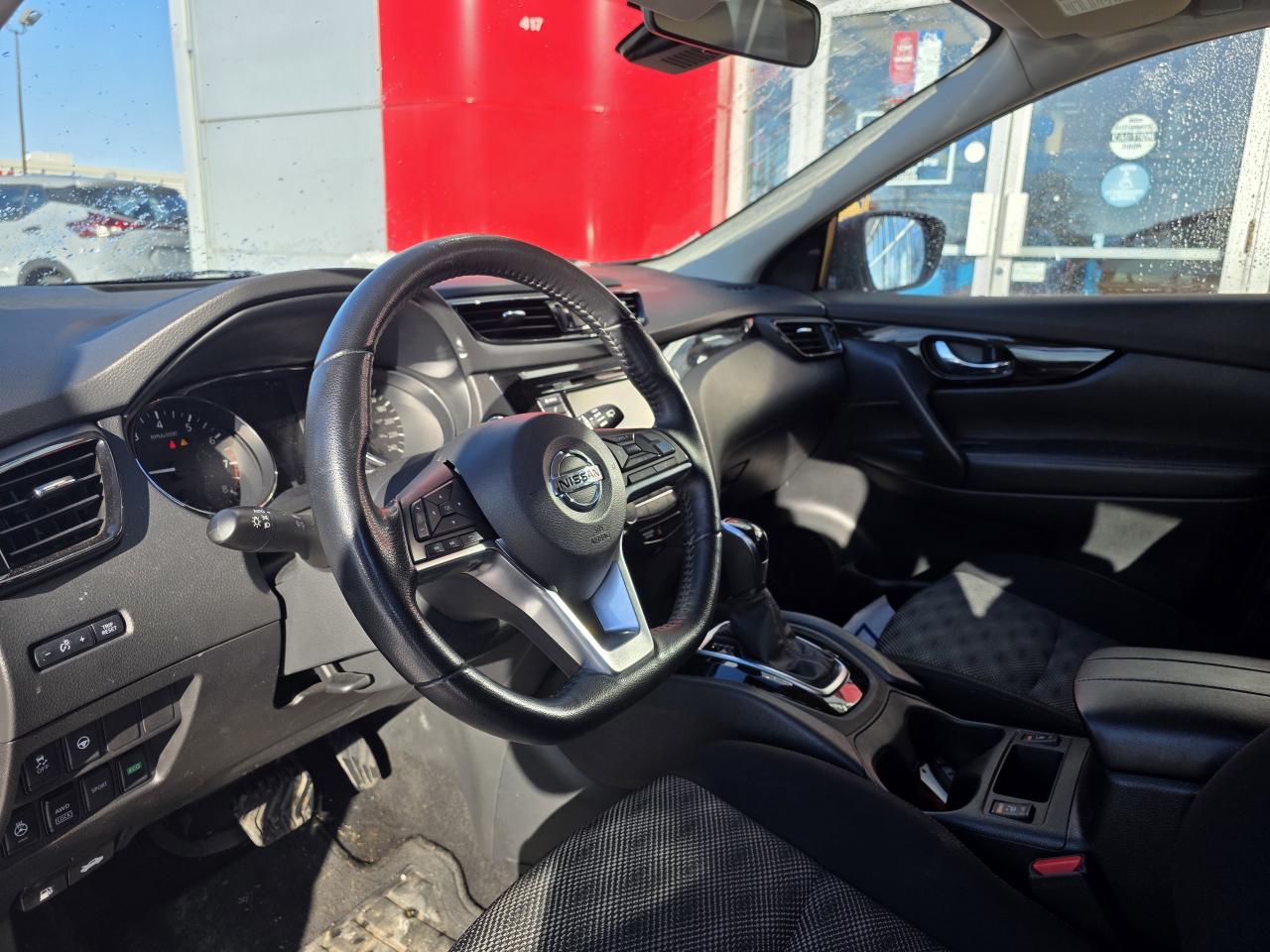 2023 Nissan Qashqai SV AWD | Remote Engine Start | Heated Seats | Apple Car Play | Photo