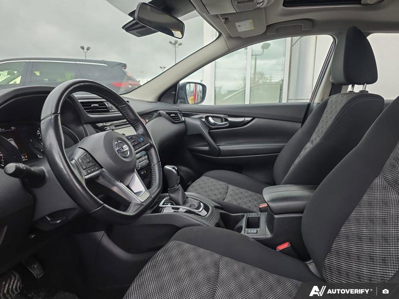 2023 Nissan Qashqai SV AWD | Remote Engine Start | Heated Seats | Apple Car Play | Photo