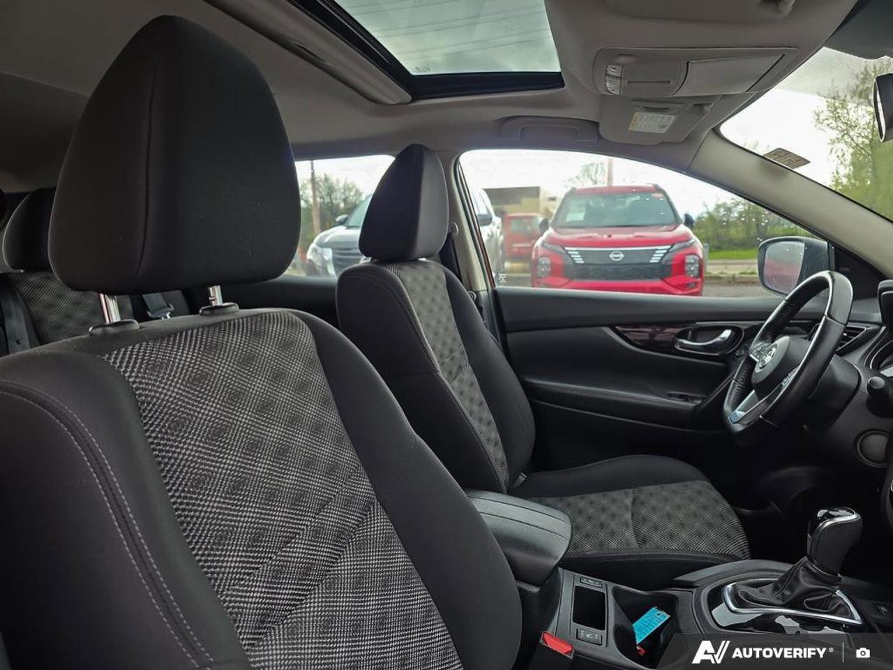 2023 Nissan Qashqai SV AWD | Remote Engine Start | Heated Seats | Apple Car Play | Photo