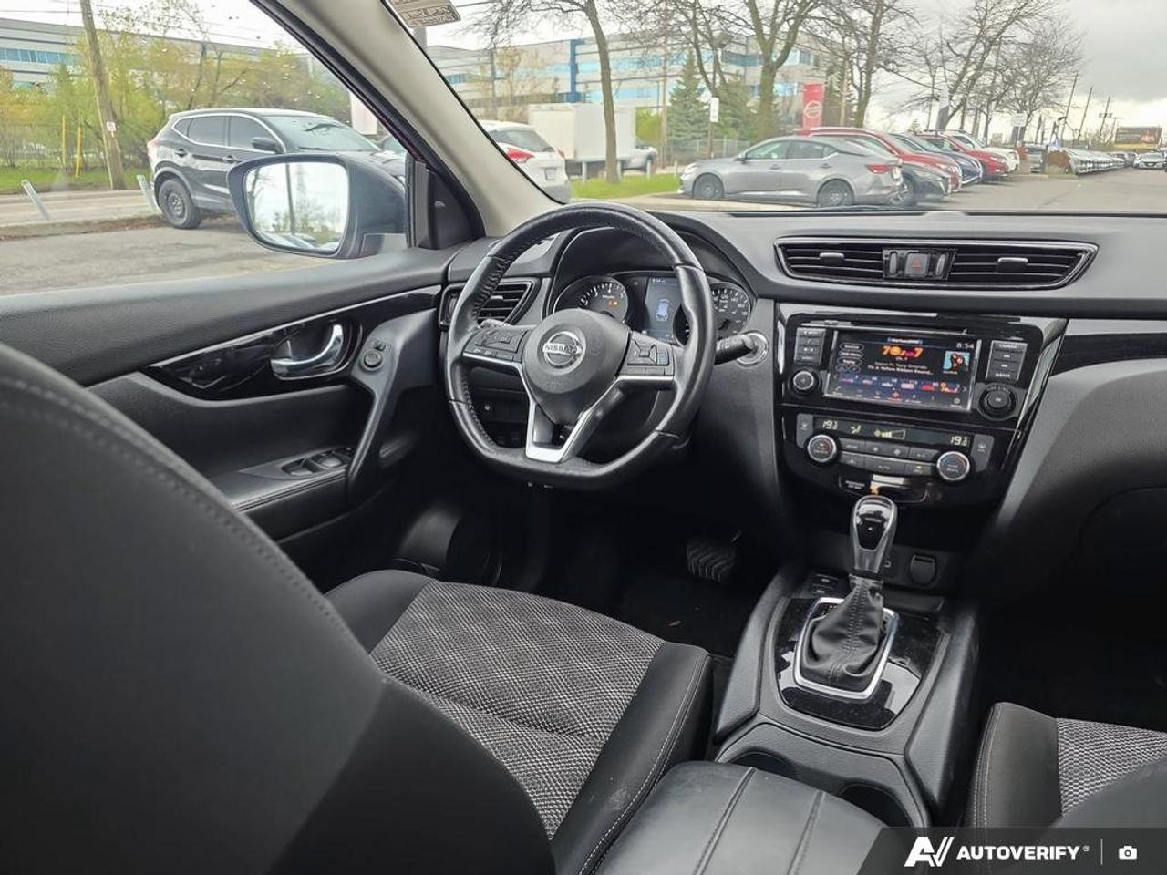 2023 Nissan Qashqai SV AWD | Remote Engine Start | Heated Seats | Apple Car Play | Photo