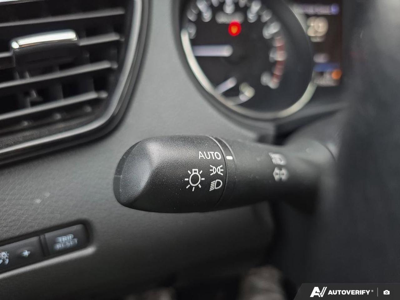 2023 Nissan Qashqai SV AWD | Remote Engine Start | Heated Seats | Apple Car Play | Photo