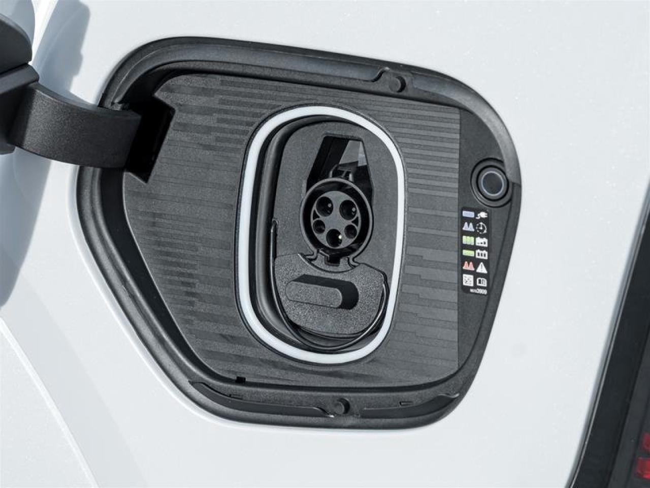 2026 Cadillac Escalade IQ Sport Photo4