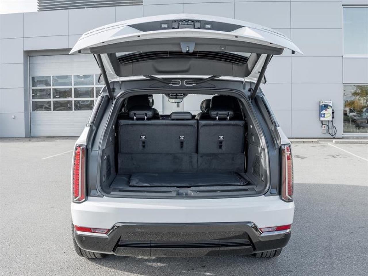 2026 Cadillac Escalade IQ Sport Photo