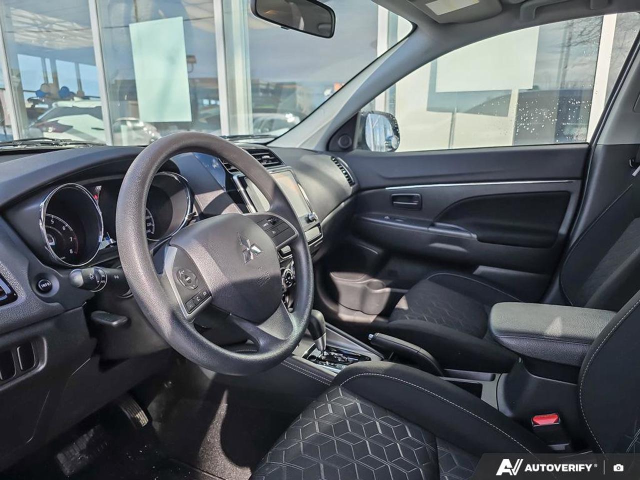 2023 Mitsubishi RVR ES | AWD | Android Auto | Apple Car Play | Photo