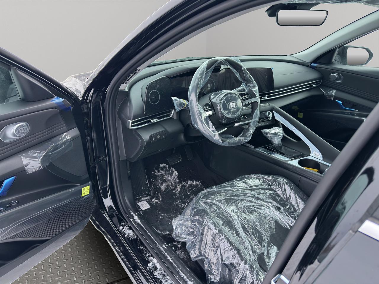 2026 Hyundai Elantra Hybrid Luxury Photo