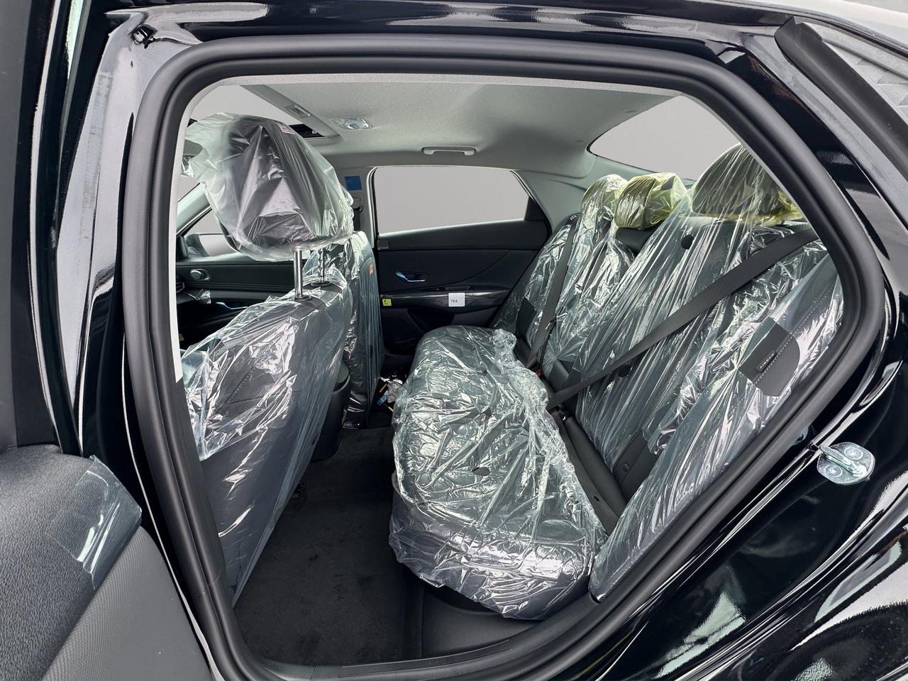 2026 Hyundai Elantra Hybrid Luxury Photo