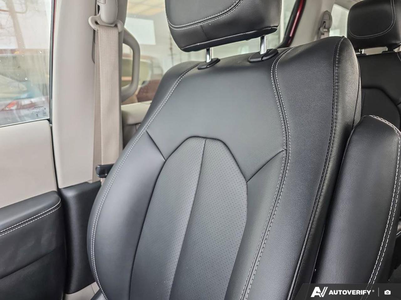 2024 Chrysler Pacifica Touring-L | Stow 'N' Go | Apple Car Play | Heated Seats | Photo