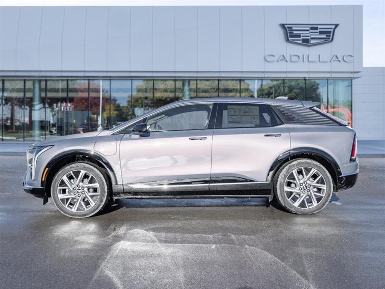 2026 Cadillac OPTIQ Luxury Photo2